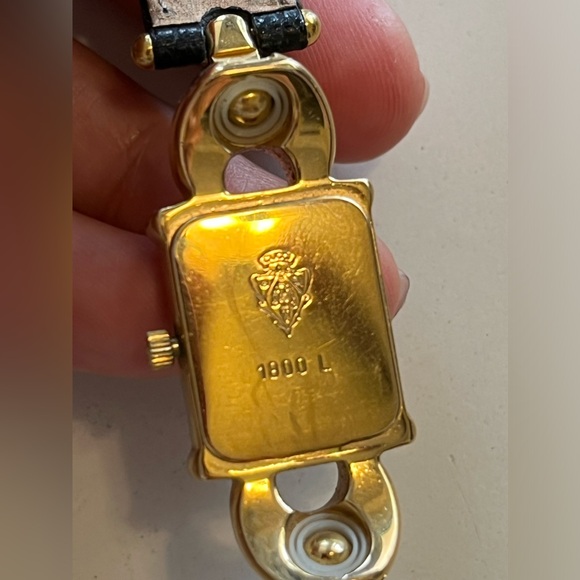 GUCCI 1800L interchangeable straps (just with back straps) - Picture 11 of 12